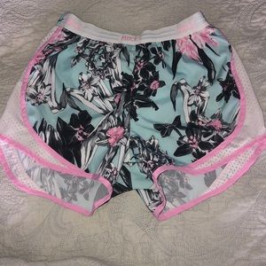 XS Nike short